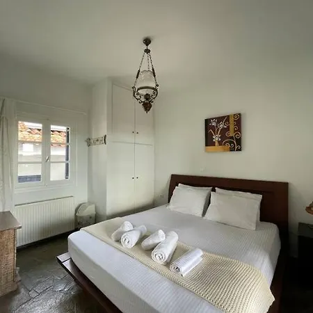 Evridiki - Walking Distance To Villa Porto Heli