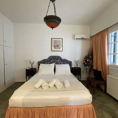 Villa Evridiki - Walking Distance To Porto Heli
